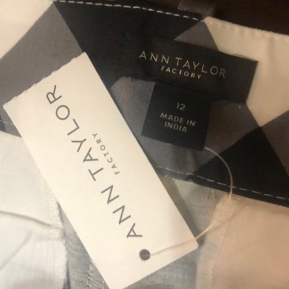 Ann Taylor checker short black white - Picture 5 of 8